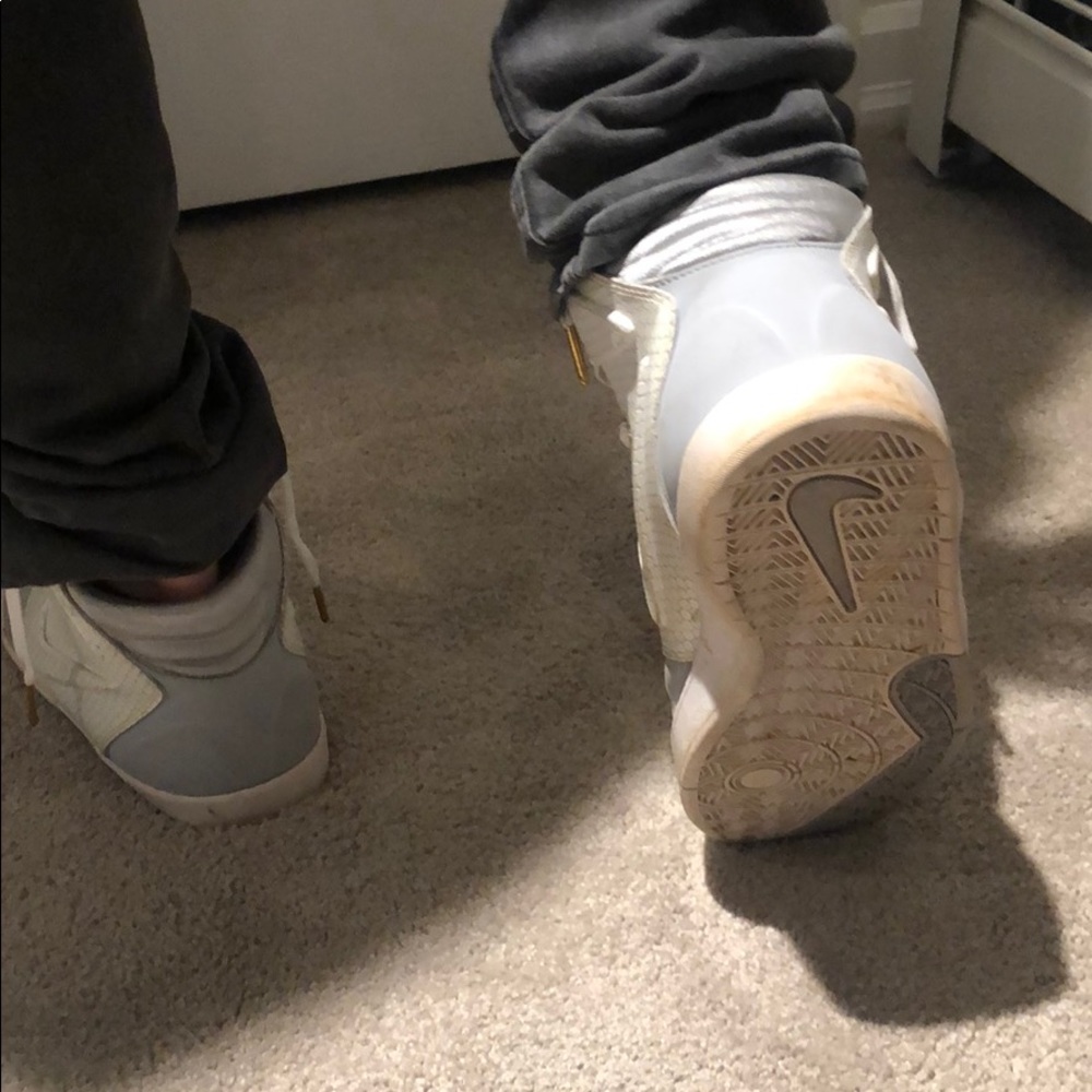 Nike gray sneakers - Picture 7 of 8